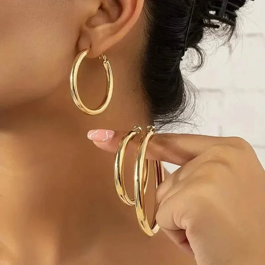 Elegant, Trendy and Shiny Gold Hoop Earrings