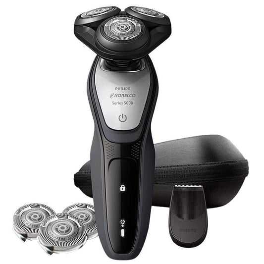 Norelco Wet And Dry Shaver 5200 With Travel Pouch And Additional Shaving Head
